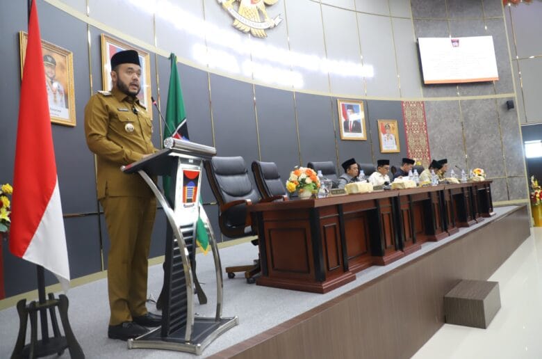 DPRD Padang Gelar Rapat Paripurna, Wali Kota Sampaikan Tiga Ranperda DPRD Padang Gelar Rapat Paripurna, Wali Kota Sampaikan Tiga Ranperda Prioritas