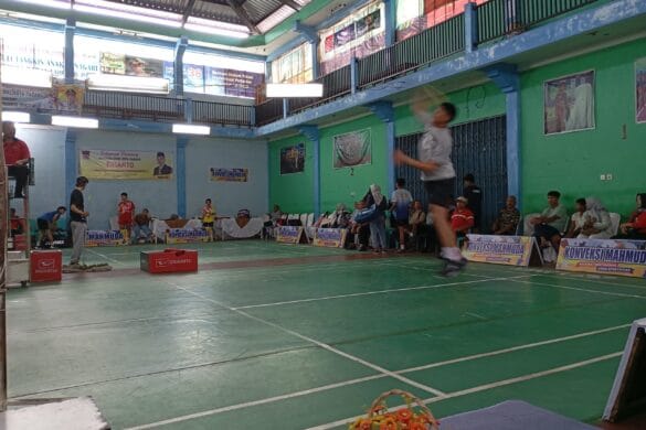 Turnamen Bulutangkis Kota Padang Memasuki Babak Semifinal