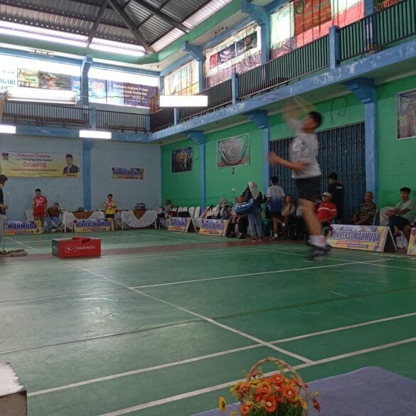 Turnamen Bulutangkis Kota Padang Memasuki Babak Semifinal