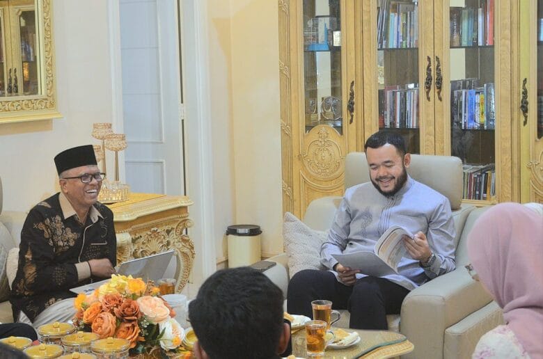 Pemko Padang Tekan Jumlah Perokok Lewat Regulasi Pemko Padang Tekan Jumlah Perokok Lewat Regulasi