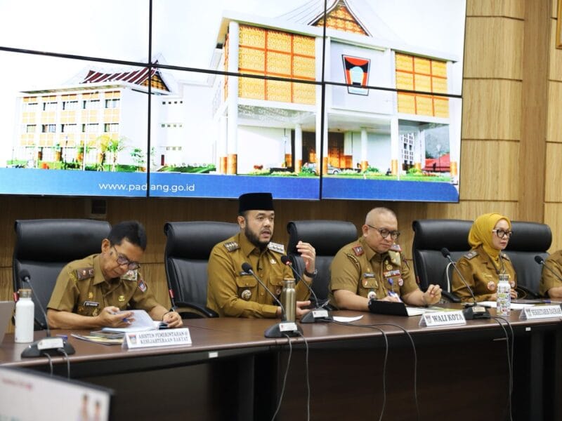 Wako Fadly Amran Minta OPD dan Camat Gerak Cepat Atasi Aduan Warga