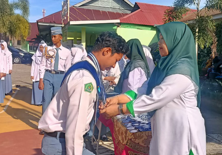 25 Siswa MAN 3 Padang Lulus Program Takhassus dan Diterima di PTN