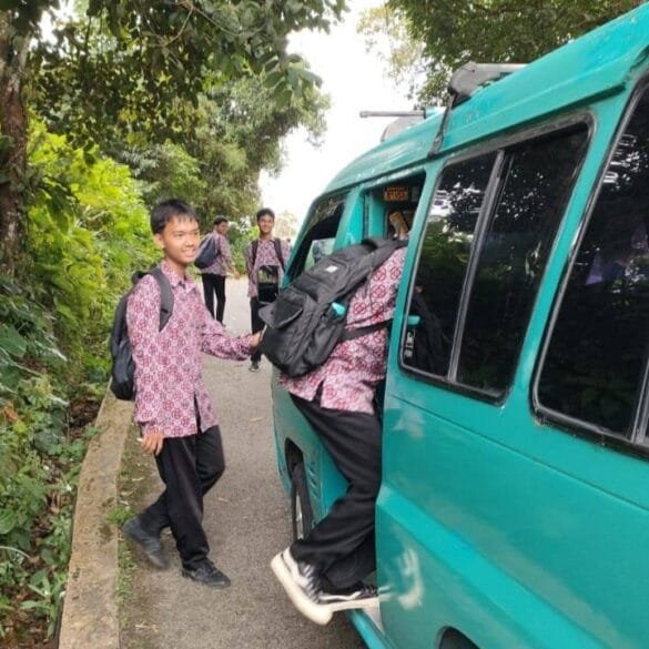 Angkutan Gratis di Padang Panjang Semakin Populer di Kalangan Siswa