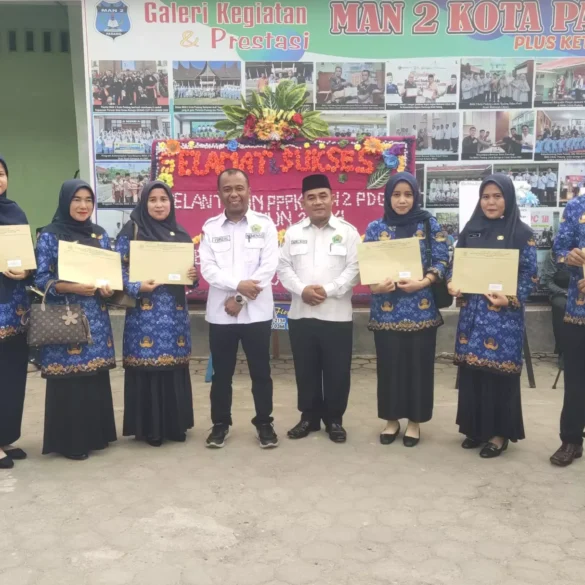Delapan GTK MTsN 1 Padang Resmi Dilantik sebagai PPPK oleh Menteri Agama
