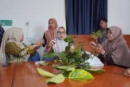 Dispangtan Padang Panjang Latih ASN Gandakan Tanaman Hias