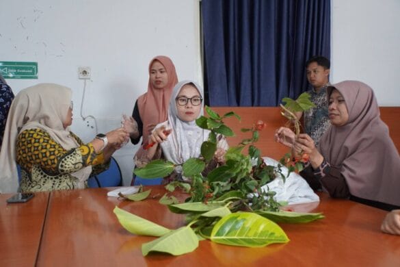 Dispangtan Padang Panjang Latih ASN Gandakan Tanaman Hias