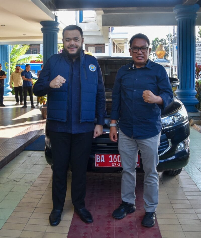 Dukung Pemberantasan Narkoba, Pemko Padang Serahkan Kendaraan Dinas ke BNNP Sumbar