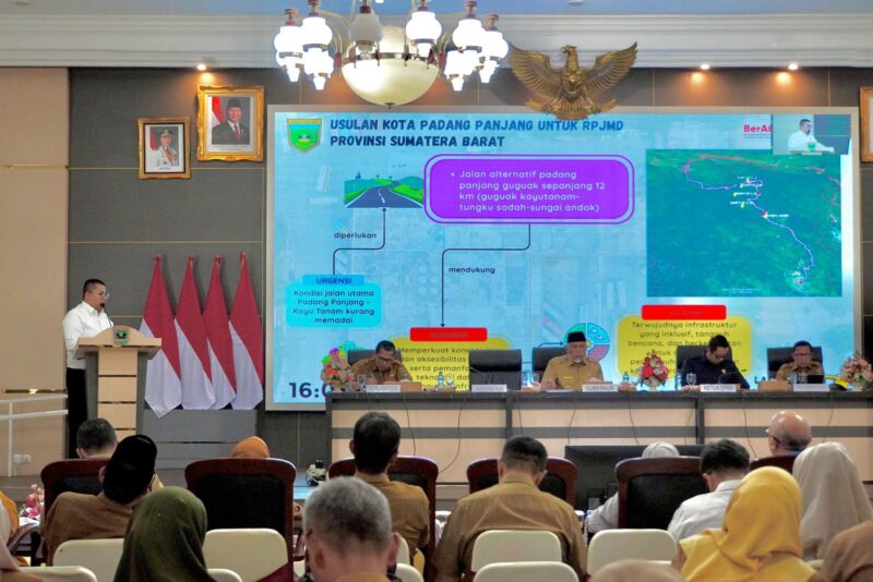 Hendri Arnis Sampaikan Usulan Strategis Pembangunan di Forum RPJMD Sumbar