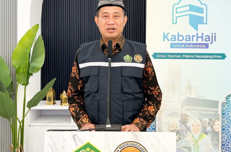 Lebih dari 135 Ribu Jemaah Haji Indonesia Tiba di Arab
Lebih dari 135 Ribu Jemaah Haji Indonesia Tiba di Arab Saudi, PPIH Imbau Jaga Kondisi Fisik dalam Cuaca Panas