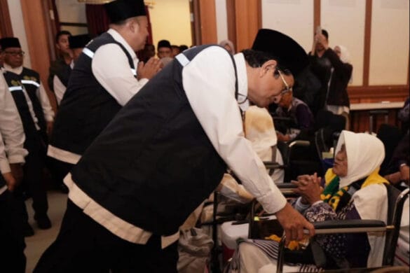 Lepas Jemaah Haji Kloter Perdana, Menag: Jaga Niat dan Kesehatan
