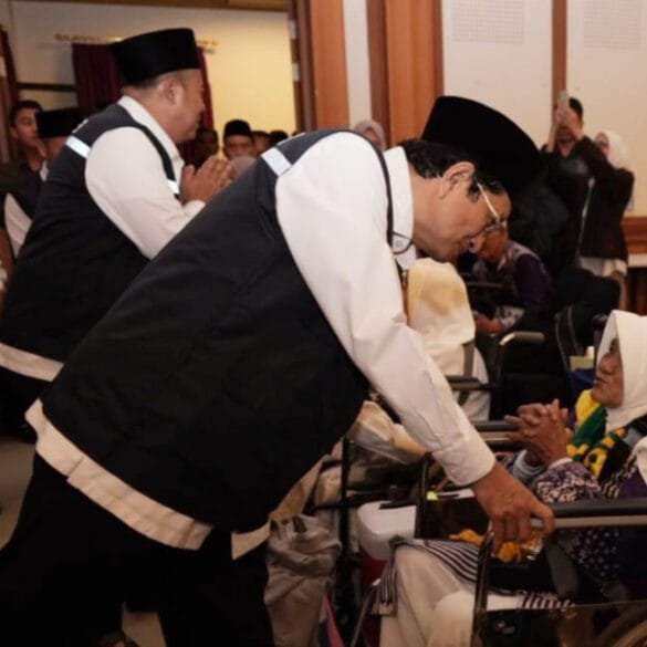 Lepas Jemaah Haji Kloter Perdana, Menag: Jaga Niat dan Kesehatan