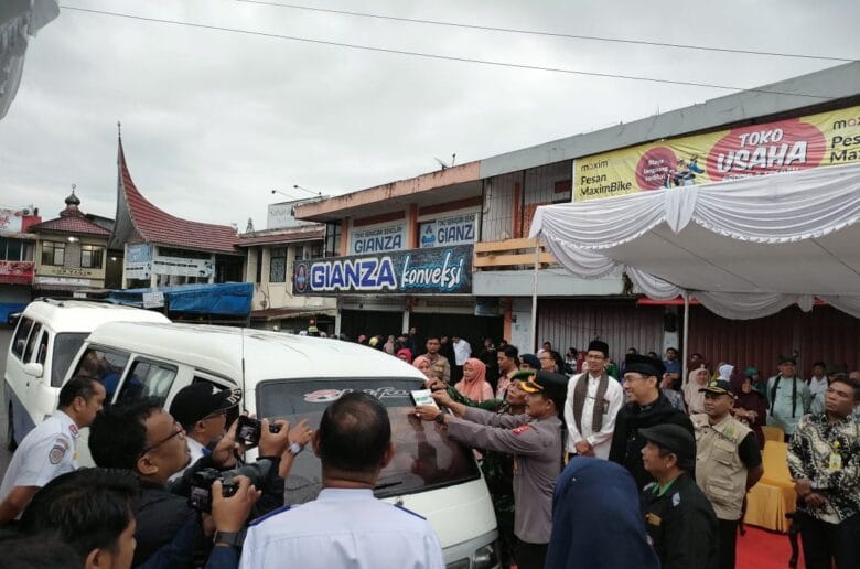 Pemko Padang Panjang Luncurkan Transportasi Gratis untuk Pelajar Pemko Padang Panjang Luncurkan Transportasi Gratis untuk Pelajar
