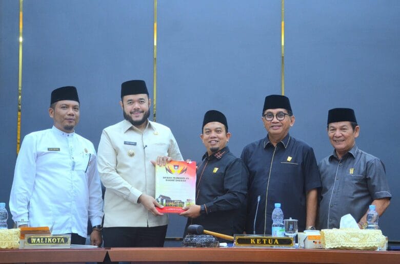Pemko Padang dan DPRD Sepakati Tiga Ranperda Strategis