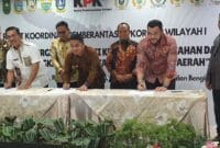Wako Padang Tandatangani Komitmen Antikorupsi di KPK