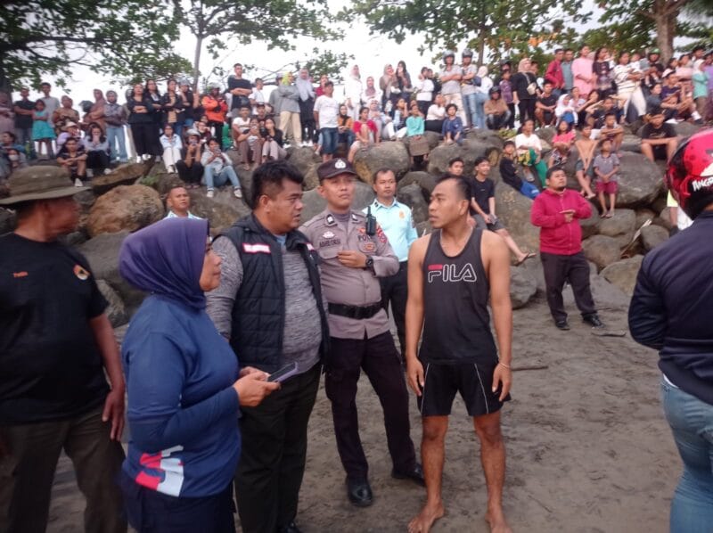 Diduga Terseret Ombak, Seorang Pria Hilang di Pantai Koto Marapak Padang