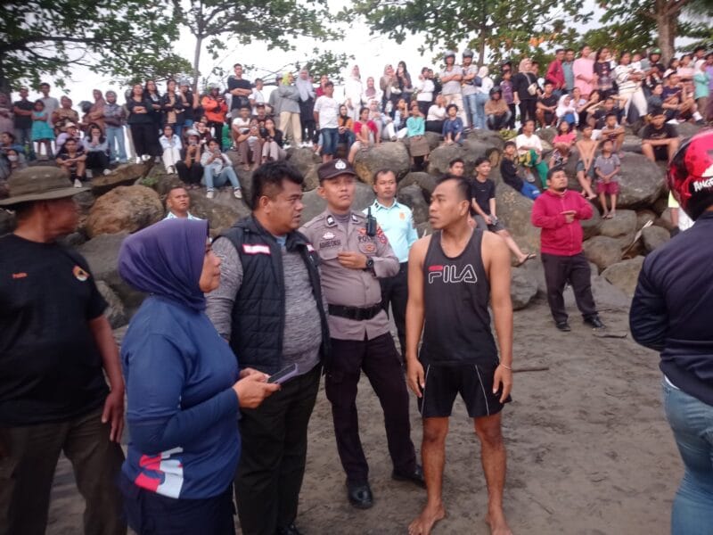 Diduga Terseret Ombak, Seorang Pria Hilang di Pantai Koto Marapak Padang