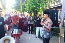 Anggota DPRD Kota Padang Erianto Lepas Peserta Khatam Al-Quran dan Perpisahan TPQ Al Ridwan