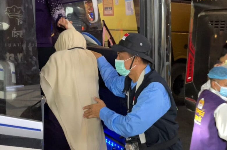 Keberangkatan 422 Jemaah Asal Banjarmasin Awali Fase Pemulangan dari Madinah
Keberangkatan 422 Jemaah Asal Banjarmasin Awali Fase Pemulangan dari Madinah