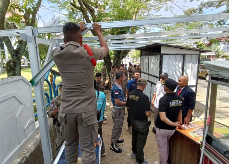 Langgar Janji Bongkar Lapak, PKL di Jalan Flamboyan Ditertibkan Satpol PP