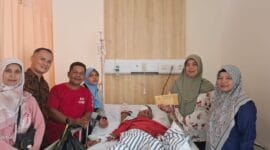 MAN 1 Padang Serahkan Bantuan untuk Siswa Korban Kecelakaan