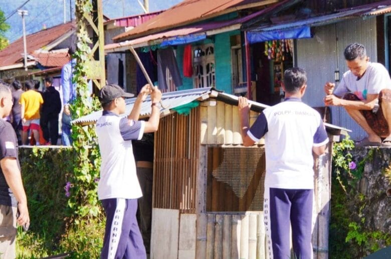 Pemko Tertibkan Bangunan Liar di Sepanjang Rel Kereta Padang Panjang