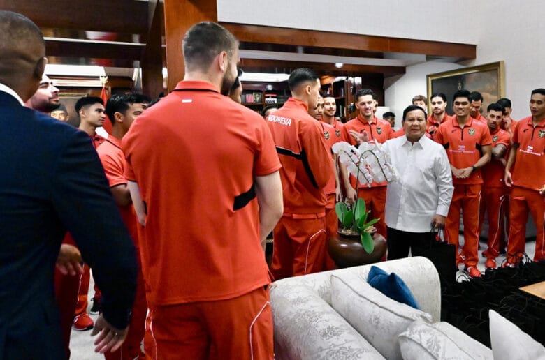 Timnas Indonesia Disambut Hangat Presiden Prabowo Usai Kemenangan atas Tiongkok