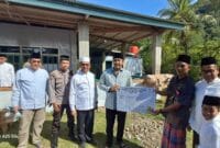 Wagub Sumbar Serahkan Sapi Kurban Presiden untuk Ponpes Minangkabau