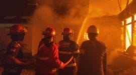 Dini Hari Mencekam, Rumah Lansia di Padang Selatan Ludes Terbakar