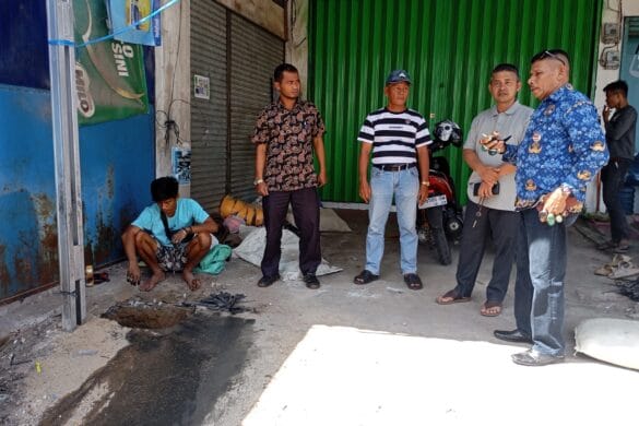 Kunjungi Pengerjaan Pengerukan Gorong-gorong, Erianto Mengimbau Masyarakat Jangan Buang Sampah Sembarangan