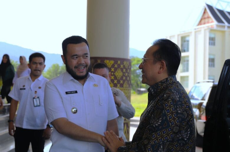 Irman Gusman Kunjungi Balai Kota, Wako Fadly Paparkan Program Unggulan Irman Gusman Kunjungi Balai Kota, Wako Fadly Paparkan Program Unggulan Padang