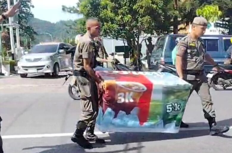Langgar Perda, PKL di Jalan Tarandam hingga Sawahan Ditertibkan Langgar Perda, PKL di Jalan Tarandam hingga Sawahan Ditertibkan