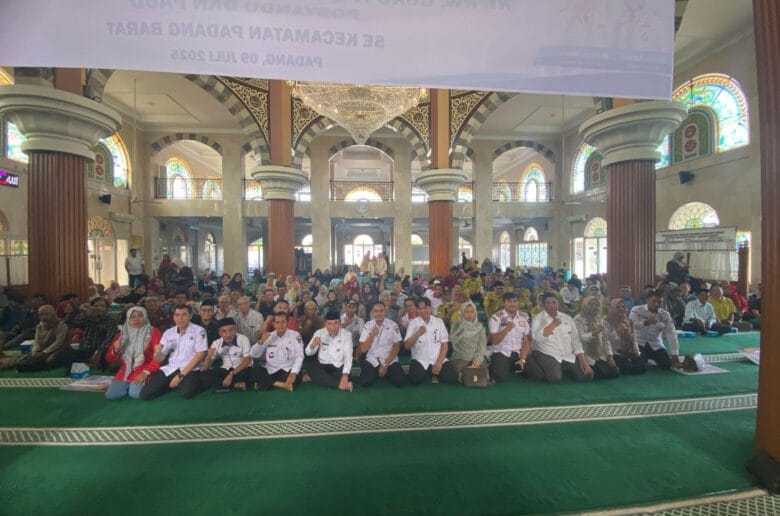 Pemko Padang Salurkan Dana Operasional Triwulan II di Padang Barat Pemko Padang Salurkan Dana Operasional Triwulan II di Padang Barat