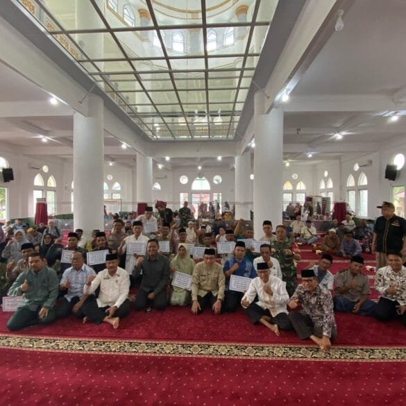 Pemko Padang Serahkan Dana Operasional Triwulan II di Koto Tangah