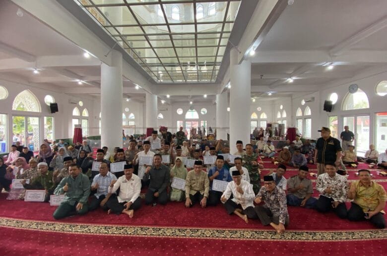 Pemko Padang Serahkan Dana Operasional Triwulan II di Koto Tangah