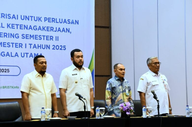 Pemko Padang Targetkan 38 Ribu Pekerja Rentan Terlindungi Jamsostek Pemko Padang Targetkan 38 Ribu Pekerja Rentan Terlindungi Jamsostek