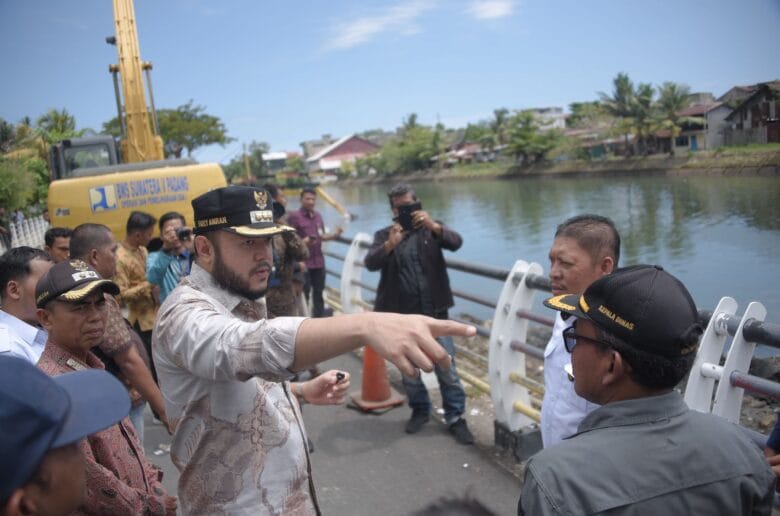 Pengerukan Batang Arau Dikebut, Padang Tata Ulang Kawasan Sungai Rawan Pengerukan Batang Arau Dikebut, Padang Tata Ulang Kawasan Sungai Rawan Banjir dan Kumuh
