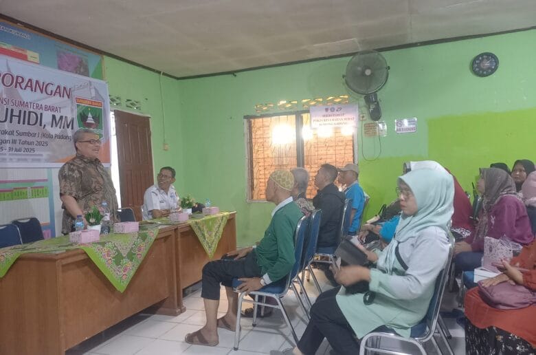 Reses di Korong Gadang, Ketua DPRD Sumbar Serap Aspirasi Warga Reses di Korong Gadang, Ketua DPRD Sumbar Serap Aspirasi Warga Soal Jembatan dan UMKM