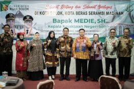 Warga Kurang Mampu di Padang Panjang Terima Bantuan Sosial