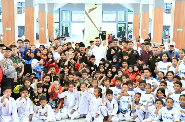 350 Karateka Bersaing Rebut Piala Wali Kota 350 Karateka Bersaing Rebut Piala Wali Kota