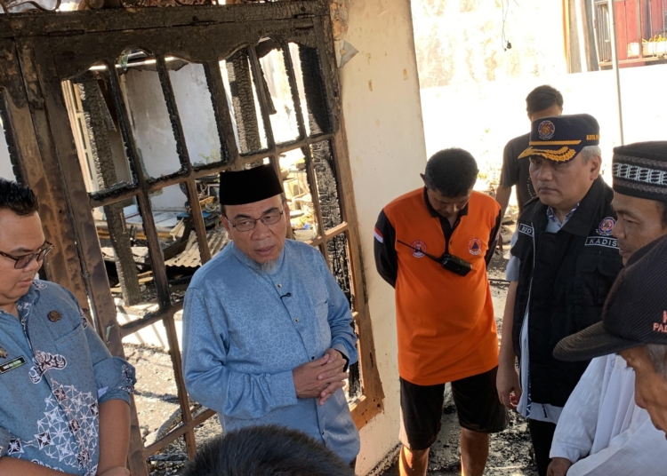 Bakar Sampah Sembarangan, Satu Rumah di Padang Ludes Terbakar