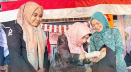 Cegah Stunting, Maria Feronika Salurkan Asupan Gizi Balita di Pasar Usang
