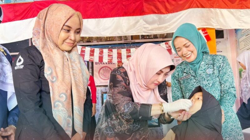 Cegah Stunting, Maria Feronika Salurkan Asupan Gizi Balita di Pasar Usang