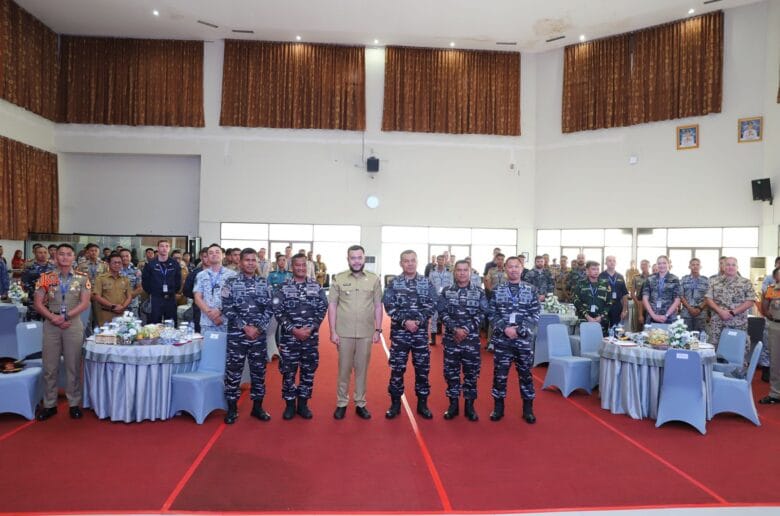 Delegasi APCS 2025 dari 22 Negara dan Taruna AAL Kunjungi Kota Padang