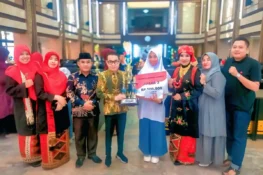Hebat! Siswi MAN Sawahlunto Raih Juara Lomba Puisi Sumbar