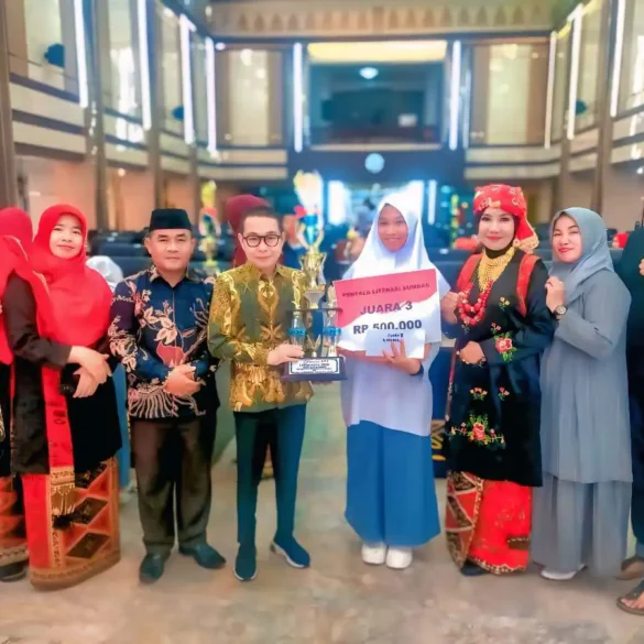 Hebat! Siswi MAN Sawahlunto Raih Juara Lomba Puisi Sumbar
