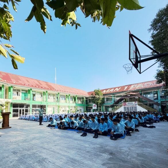 MAN I Padang Rutin Gelar Muhadhoroh, Afrizal; Melatih Individu untuk Bertanggung Jawab