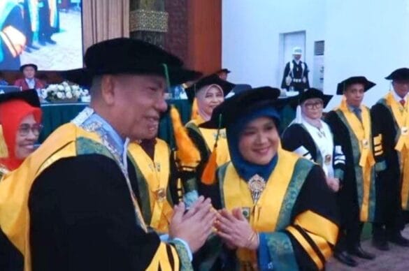 Unand Kembali Kukuhkan Enam Guru Besar dari Tiga Fakultas 