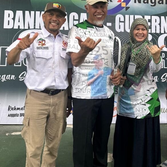 Gubernur Mahyeldi Tabuh Open Turnamen Pickleball Bank Nagari II