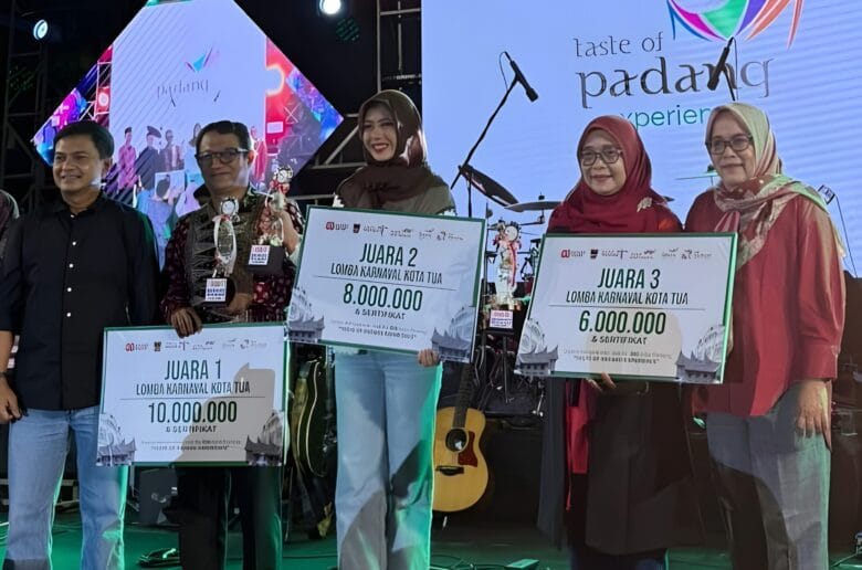 MAN 3 Padang Juara Karnaval Kota Tua 2025 MAN 3 Padang Juara Karnaval Kota Tua 2025