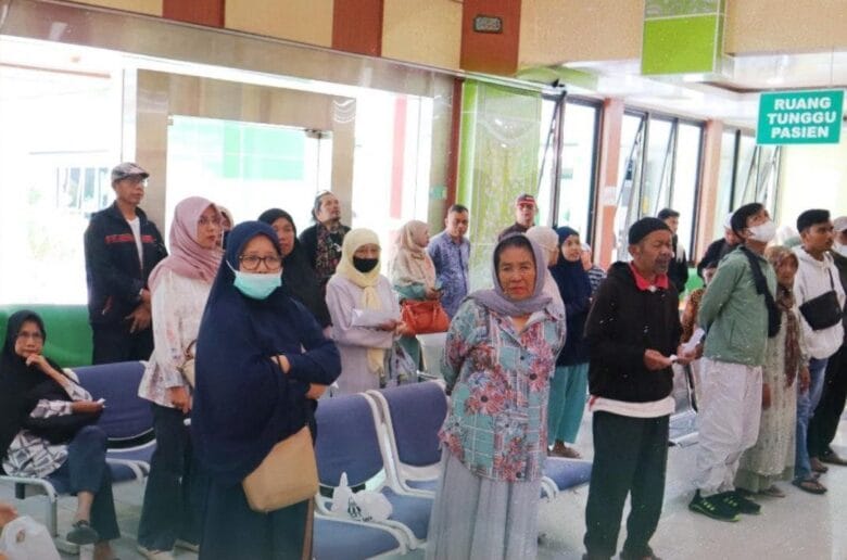 Padang Panjang Wajibkan Pemutaran Lagu Indonesia Raya Setiap Pukul 10.00 Padang Panjang Wajibkan Pemutaran Lagu Indonesia Raya Setiap Pukul 10.00 WIB